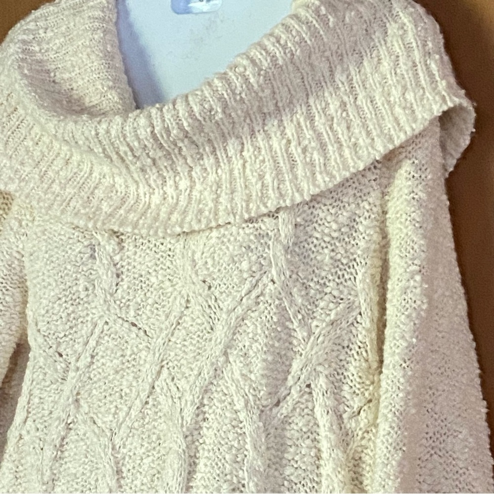 Anthropologie sweater dress in cable knit diamonds. Sheath lining, cowl collar.